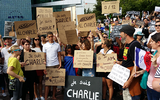 New Zealanders and French expatriates rally in support of the killed Charlie Hebdo cartoonists, policemen and their families in Auckland's Aotea Square on Friday. Image: David Robie/PMC