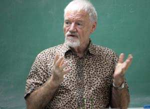 Dr David Robie ... talking "failed states", climate change and deliberative journalism. Image: Sherita Sharma/USP