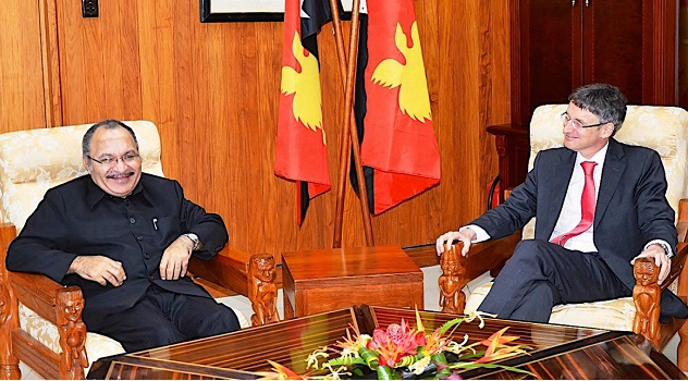 PNG Prime Minister Peter O’Neill praised his country's palm oil industry in a meeting last week with the head of the European Union Delegation in Papua New Guinea, Ambassador Martin Dihm. Image: PNG Loop