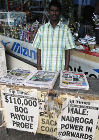 A Fiji Times newspaper vendor (Photo: David Robie/PMC)